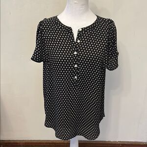 LOFT Black and White Flutter Short Sleeve Sleeve Blouse Size S EUC